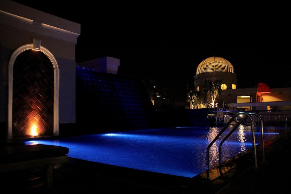The Pllazio Hotel Gurgaon Exterior foto
