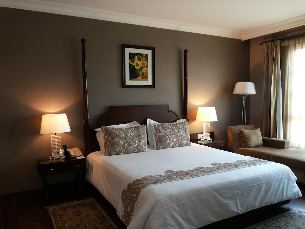 The Pllazio Hotel Gurgaon Exterior foto